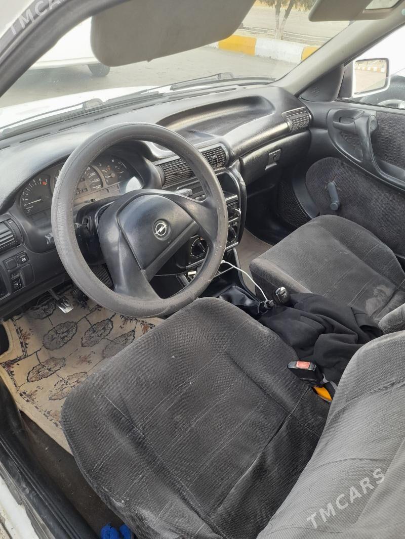 Opel Astra 1993 - 38 000 TMT - Бахарден - img 5