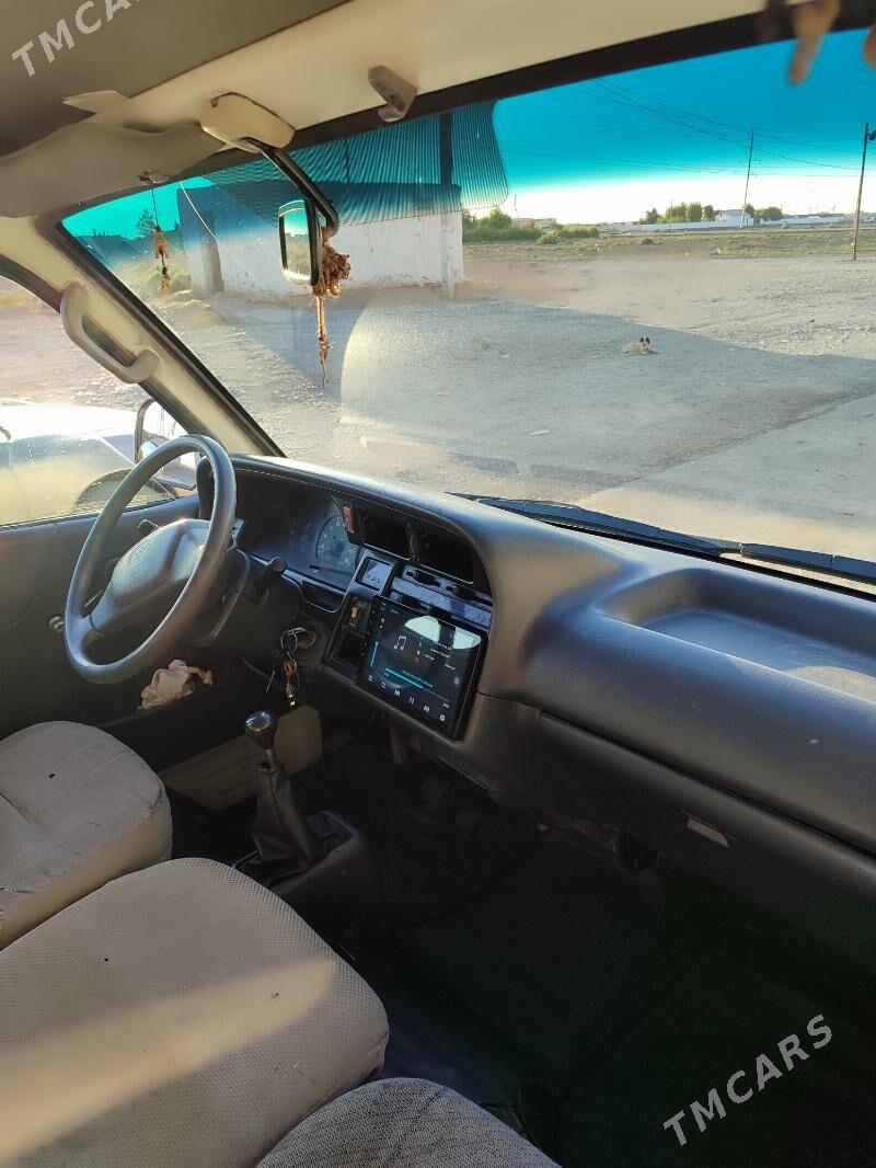 Toyota Hiace 2004 - 120 000 TMT - Tejen - img 5