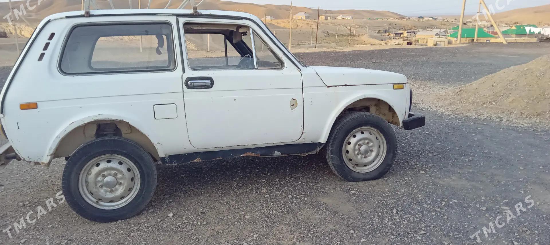 Lada Niva 2002 - 9 000 TMT - Джебел - img 1