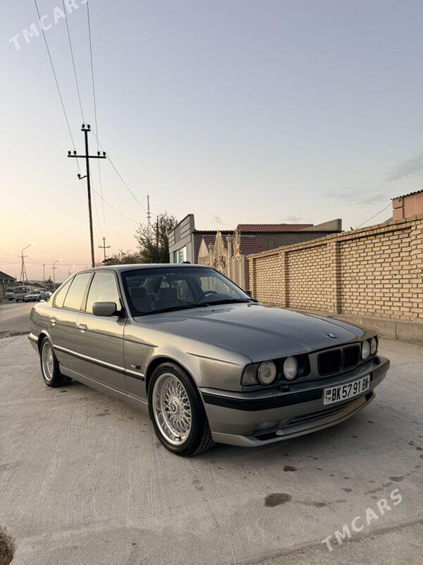 BMW E34 1992 - 110 000 TMT - Балканабат - img 1