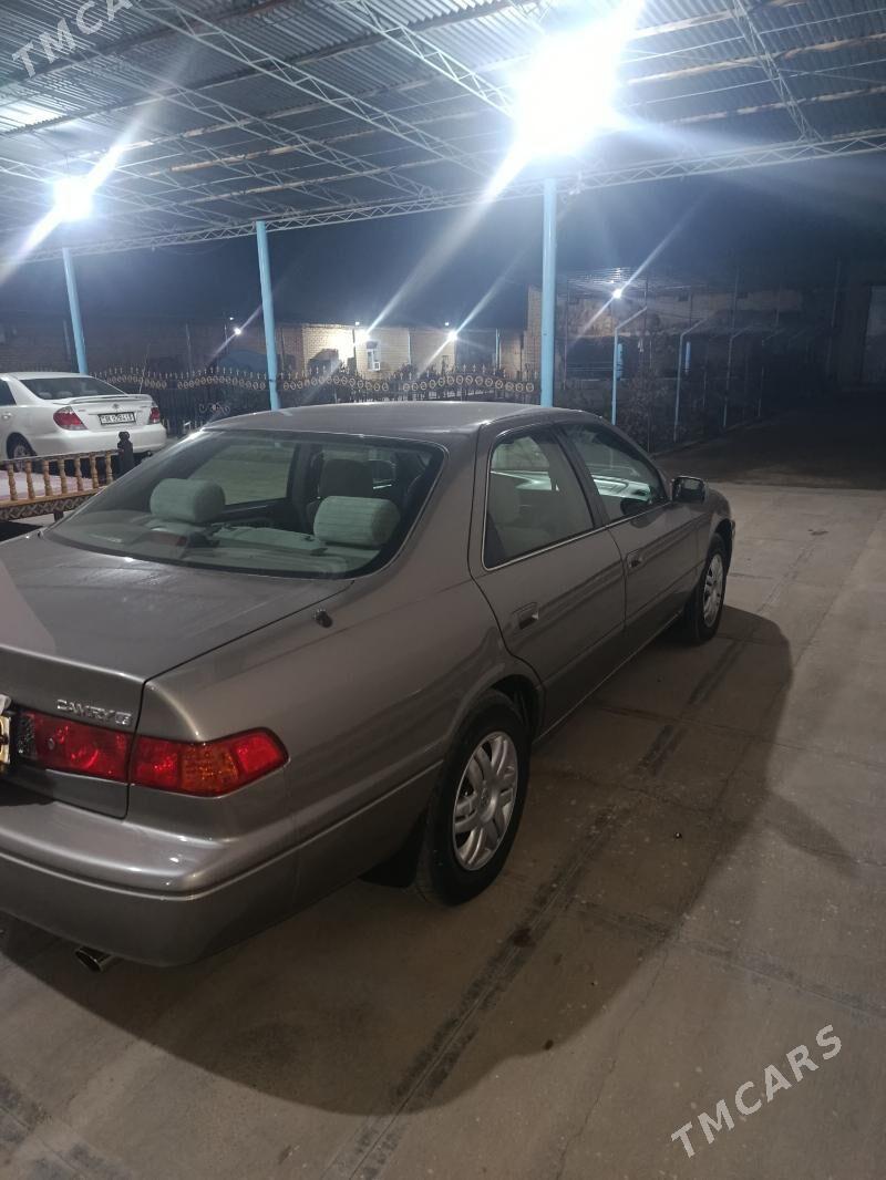 Toyota Camry 2000 - 155 000 TMT - Саят - img 4