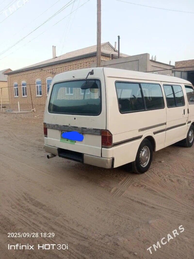 Toyota Hiace 1992 - 55 000 TMT - Mary - img 4