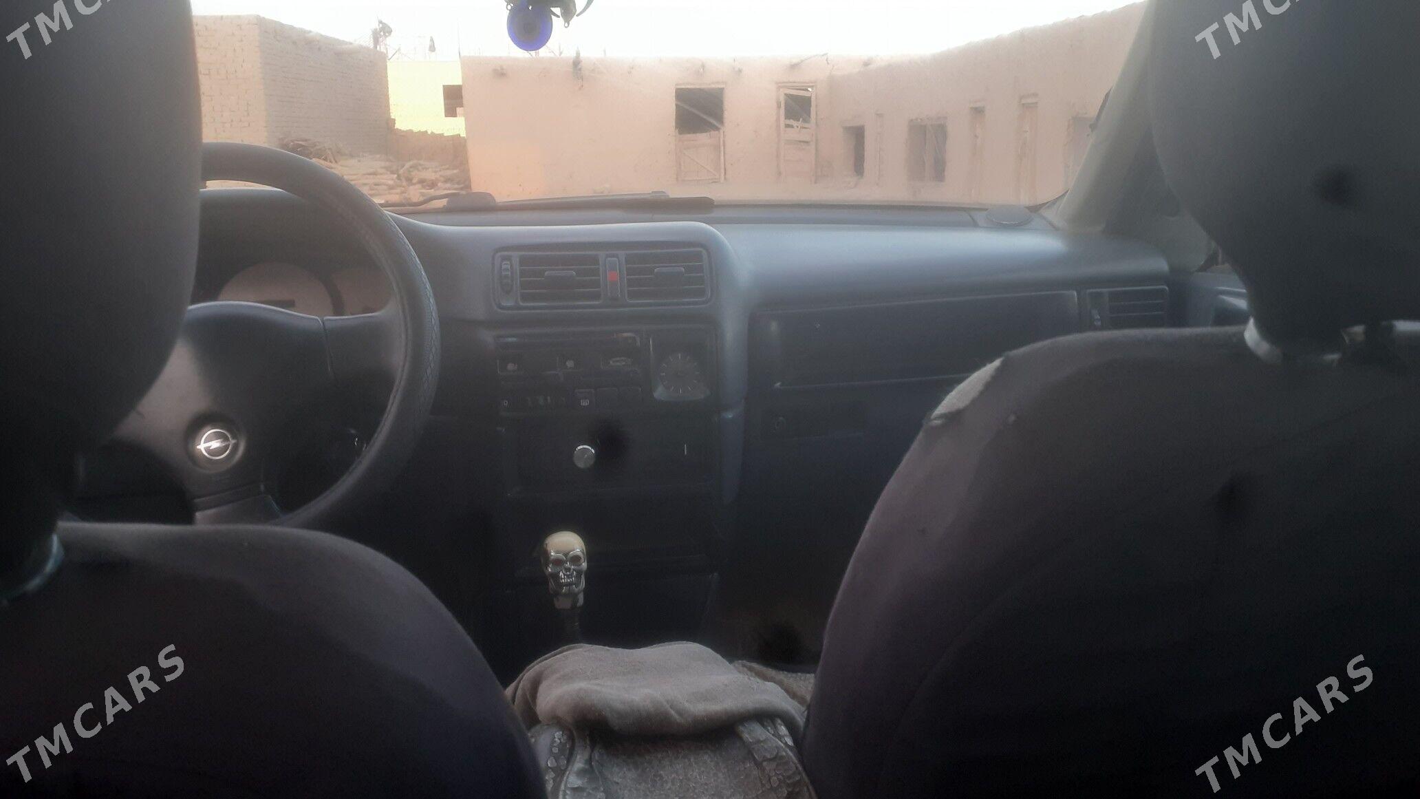 Opel Vectra 1991 - 25 000 TMT - Darganata - img 7