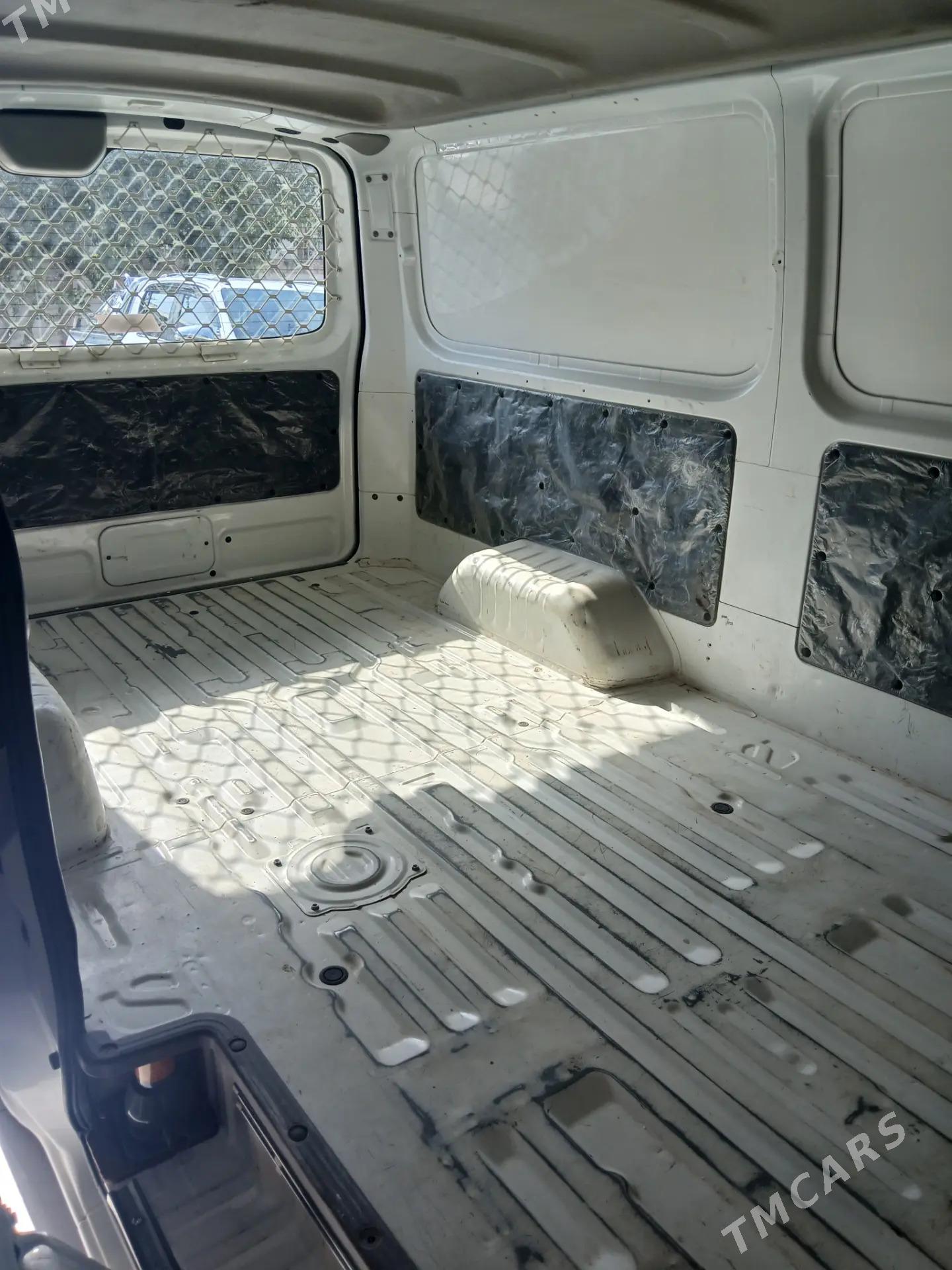 Nissan Urvan 2019 - 320 000 TMT - Mary - img 6