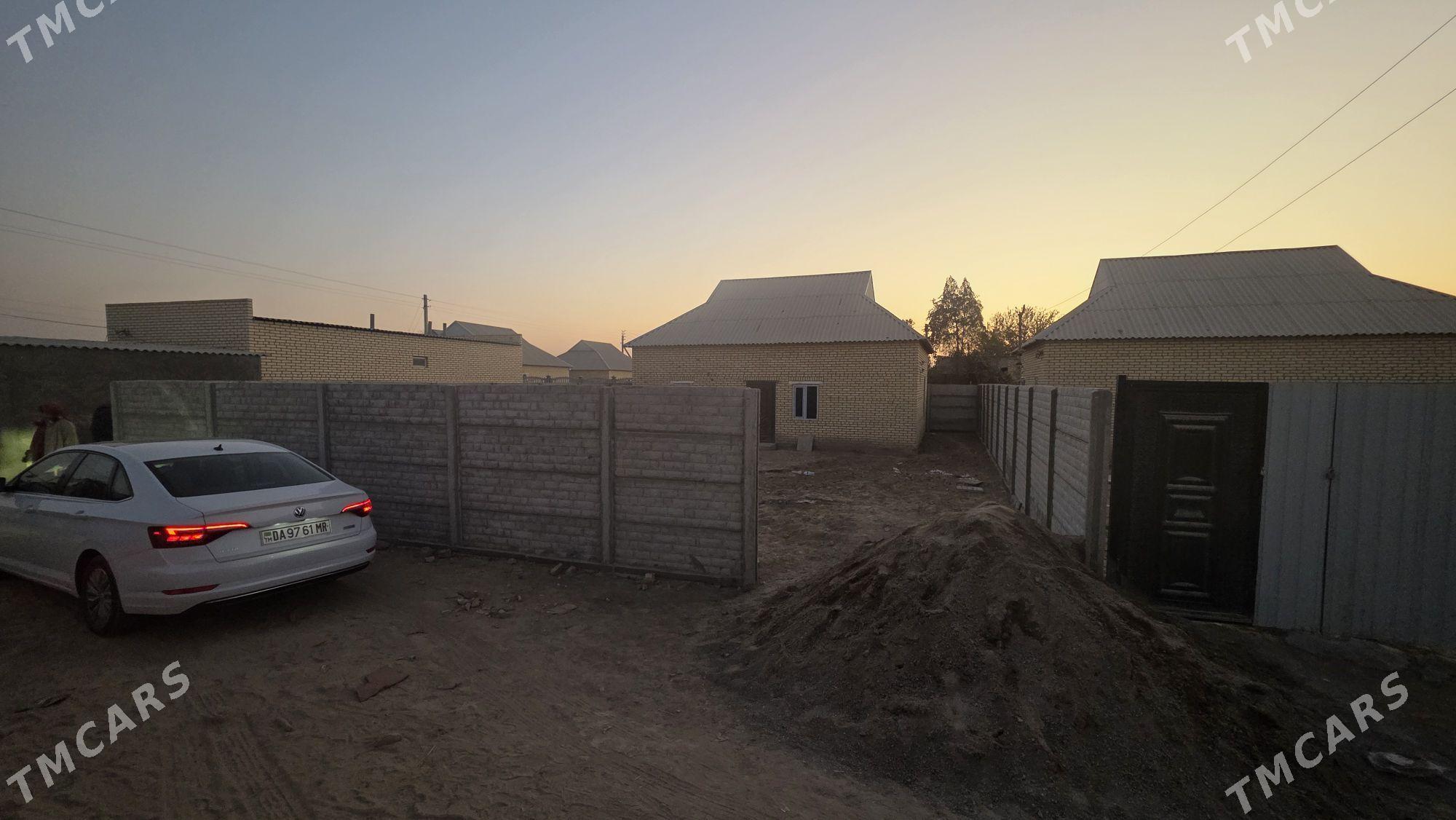 Howly 2komn kuhnya sanuzel bar - Мары - img 2