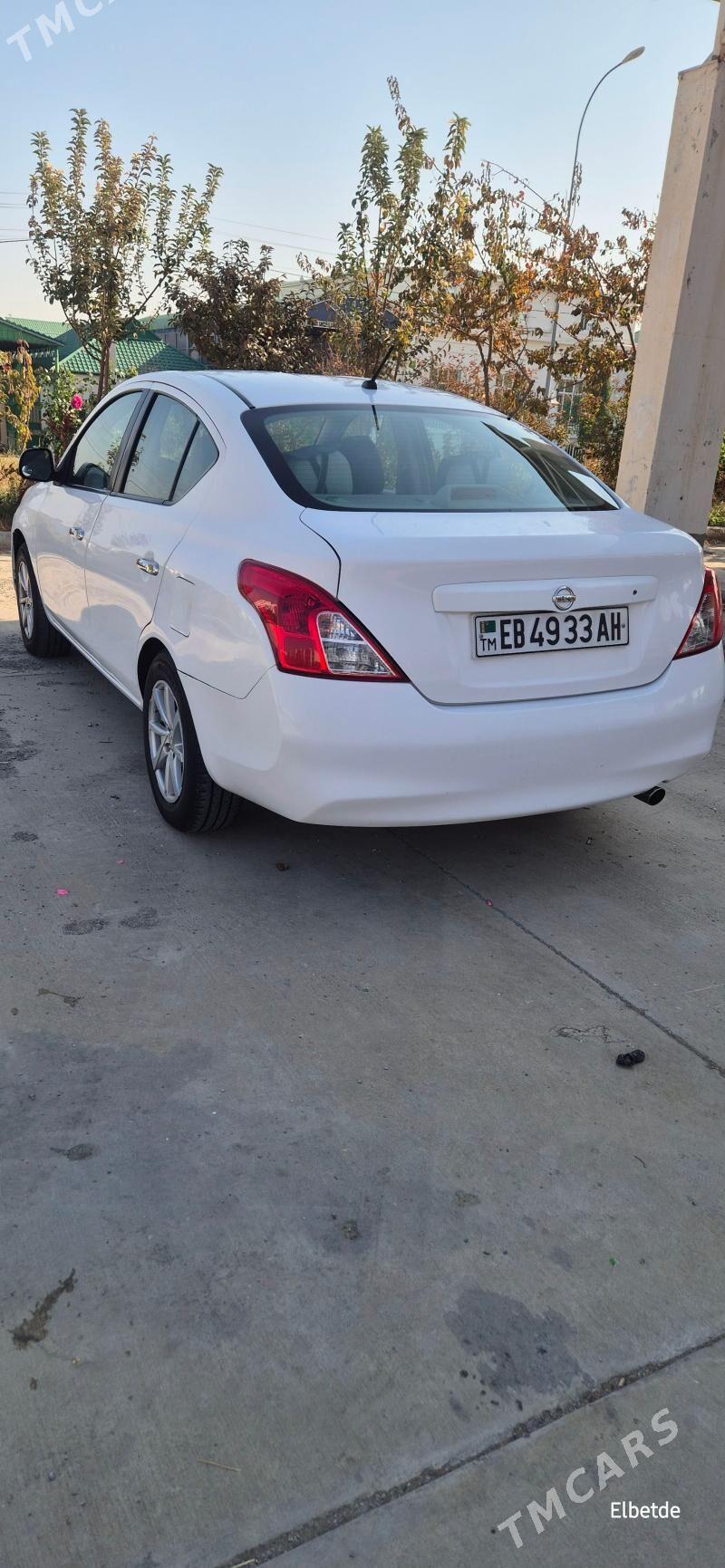 Nissan Versa 2012 - 108 000 TMT - Ашхабад - img 2