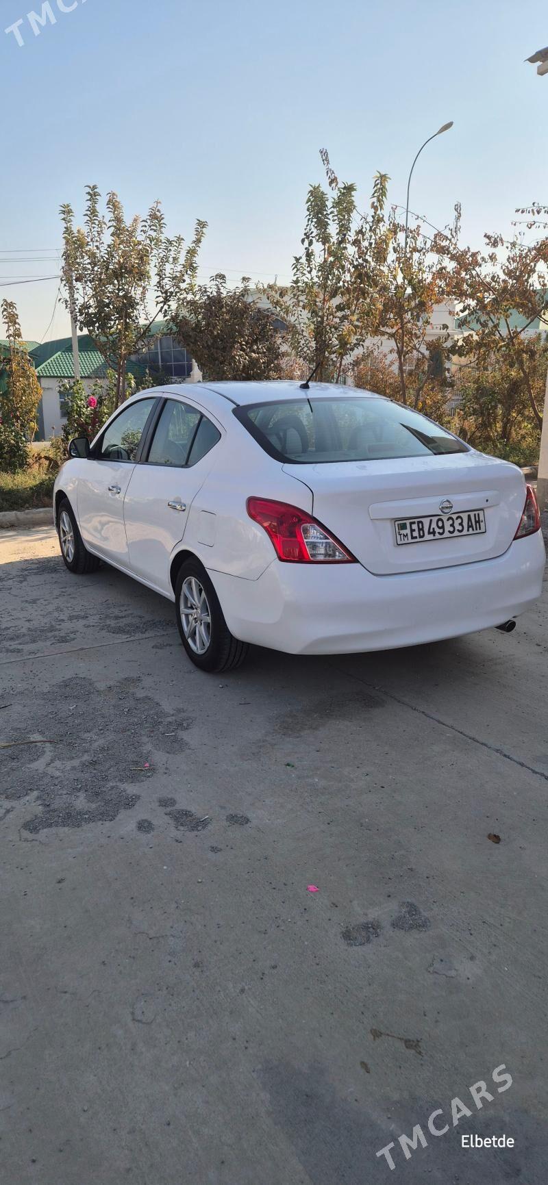Nissan Versa 2012 - 108 000 TMT - Ашхабад - img 4