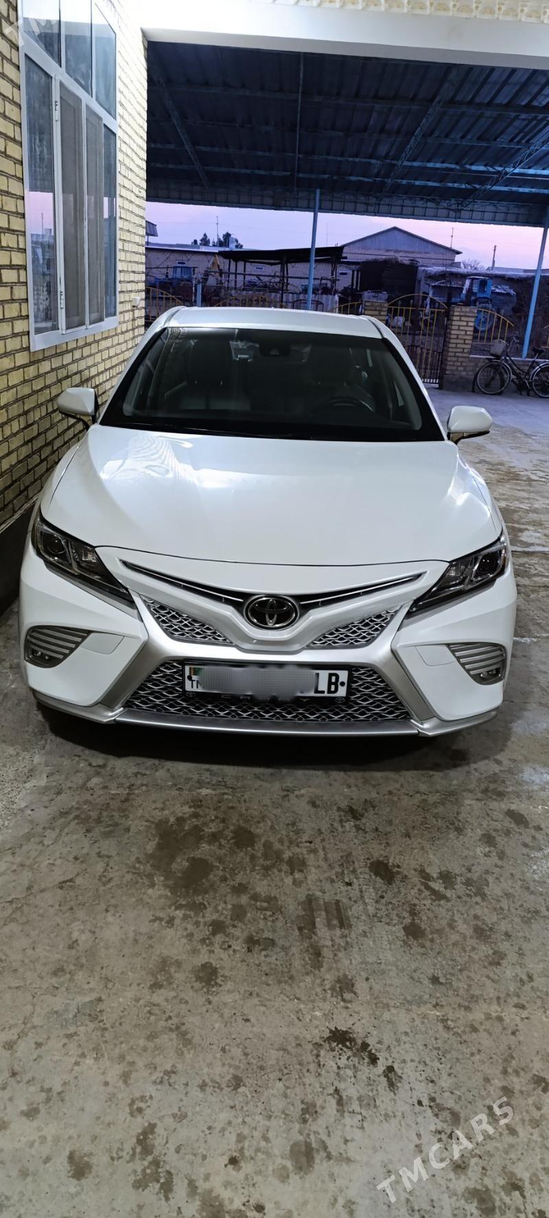 Toyota Camry 2019 - 300 000 TMT - Дянев - img 2