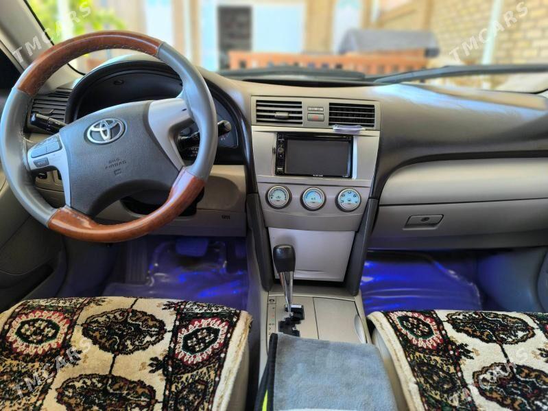 Toyota Camry 2010 - 135 000 TMT - Байрамали - img 7