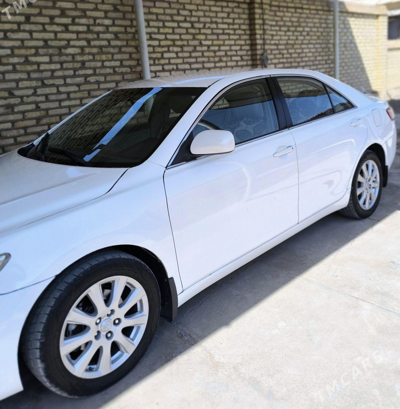 Toyota Camry 2010 - 135 000 TMT - Байрамали - img 2