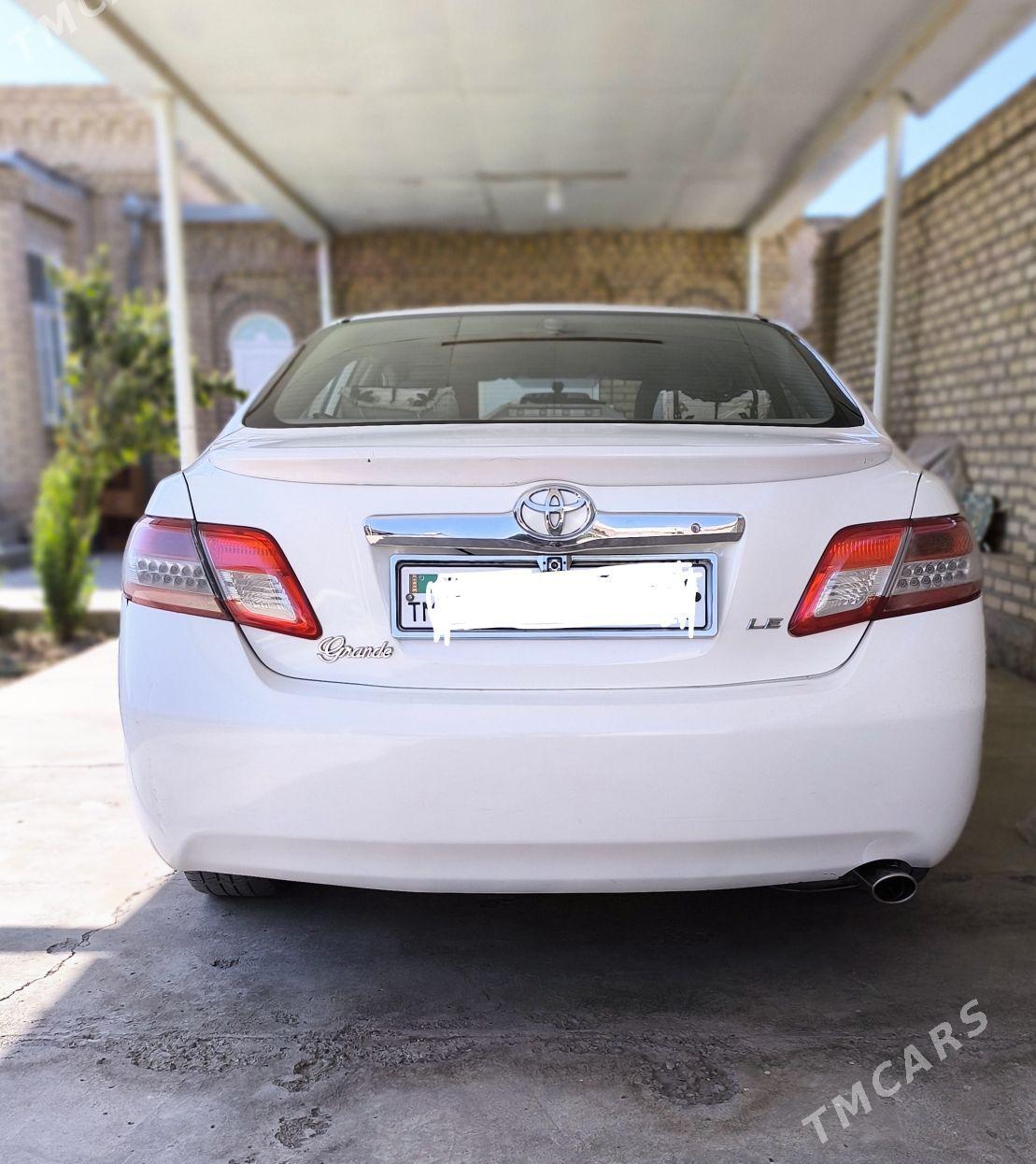 Toyota Camry 2010 - 135 000 TMT - Байрамали - img 4