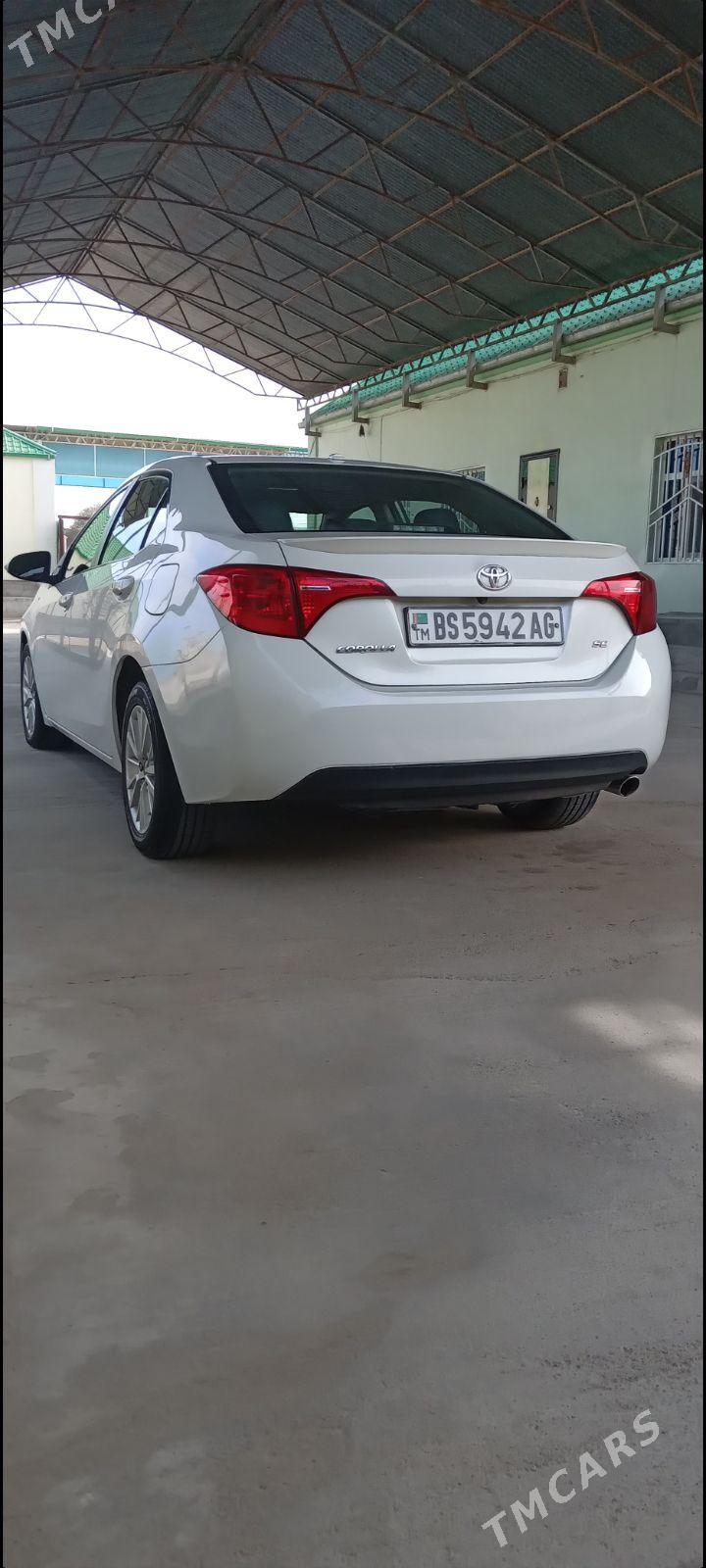 Toyota Corolla 2018 - 230 000 TMT - Aşgabat - img 8