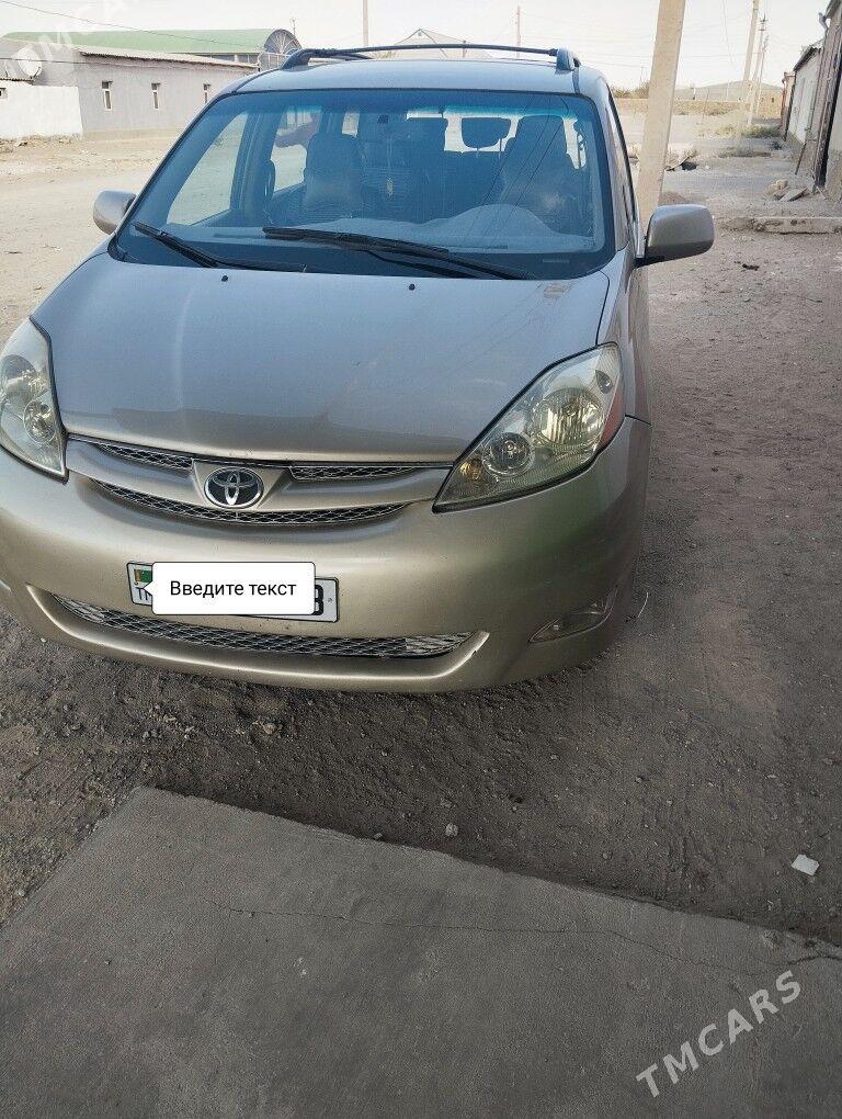 Toyota Sienna 2006 - 220 000 TMT - Köýtendag - img 1