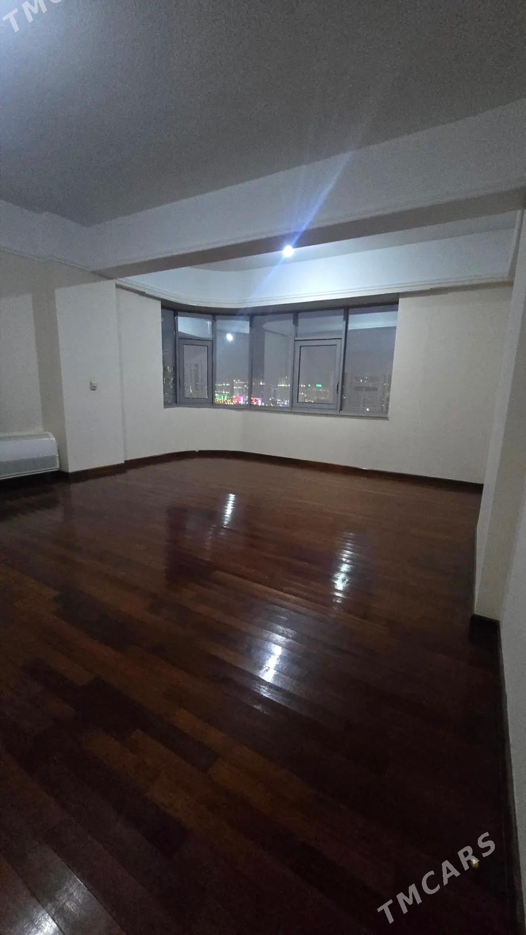 Elitka 5 komn 215m2 - Ашхабад - img 1