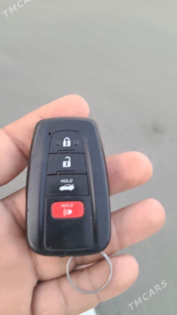 Toyota Camry 2022 - 275 000 TMT - Tejen - img 10