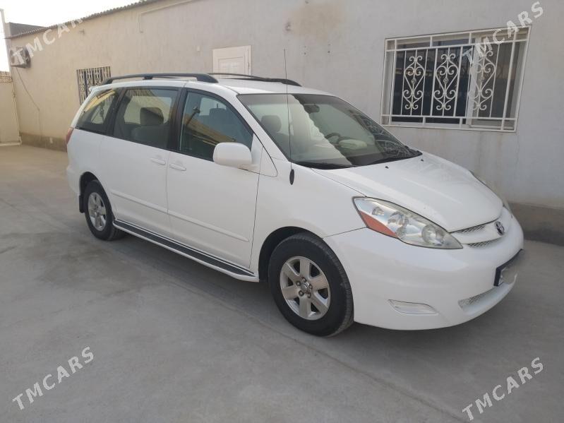 Toyota Sienna 2008 - 260 000 TMT - Район ст. Аэропорта, ул. Гагарина - img 2