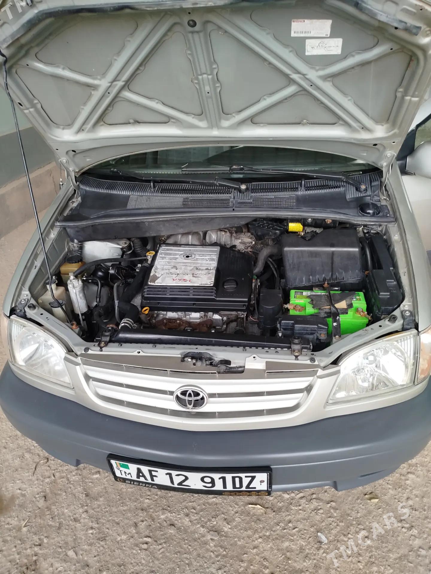 Toyota Sienna 2002 - 190 000 TMT - Gubadag - img 3