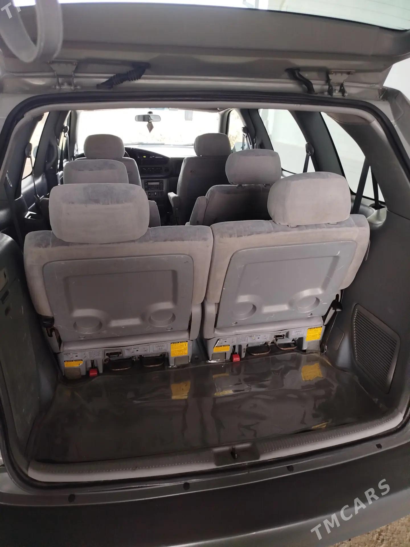 Toyota Sienna 2002 - 190 000 TMT - Gubadag - img 4