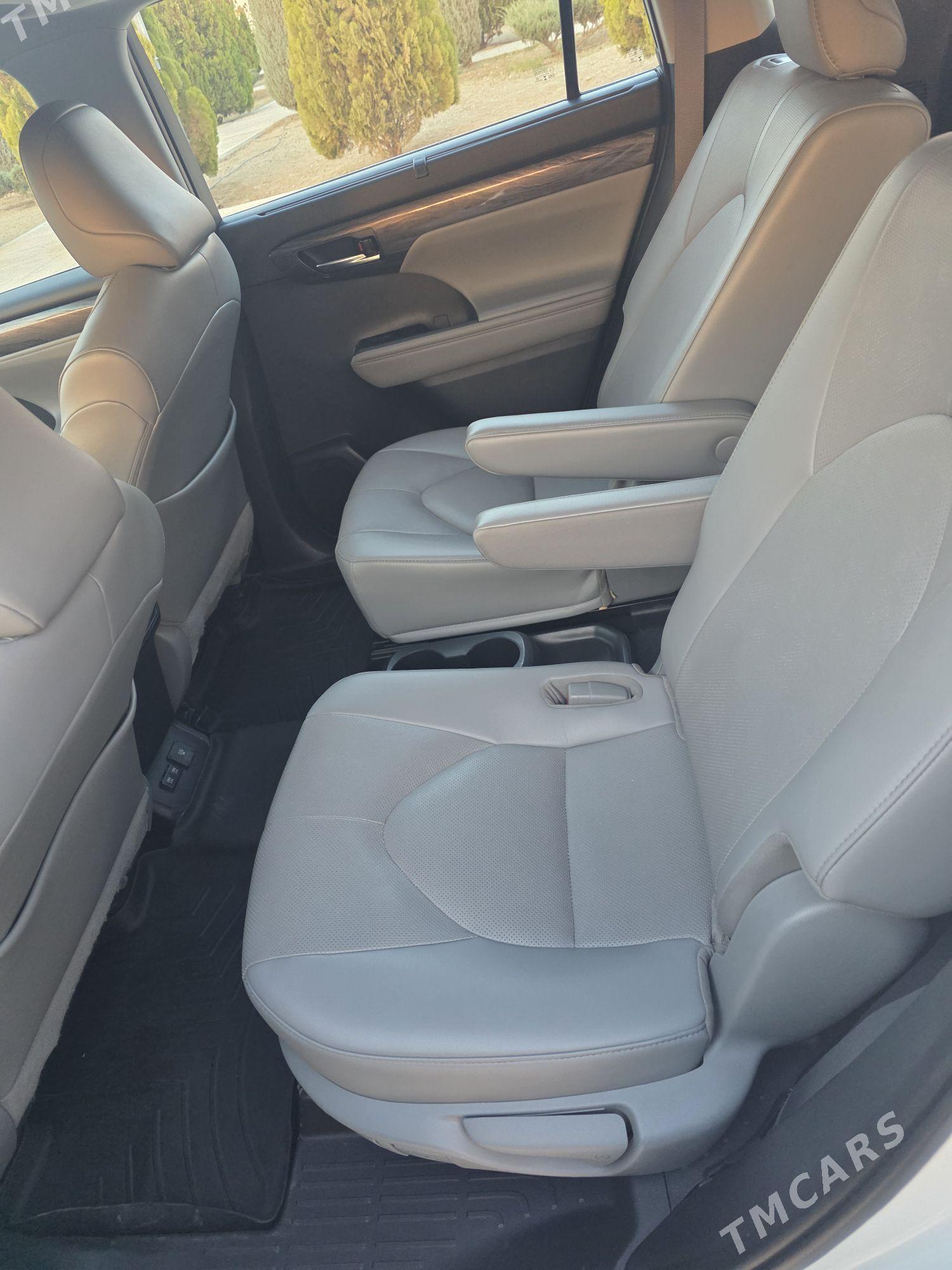 Toyota Highlander 2022 - 624 000 TMT - Бузмеин ГРЭС - img 9