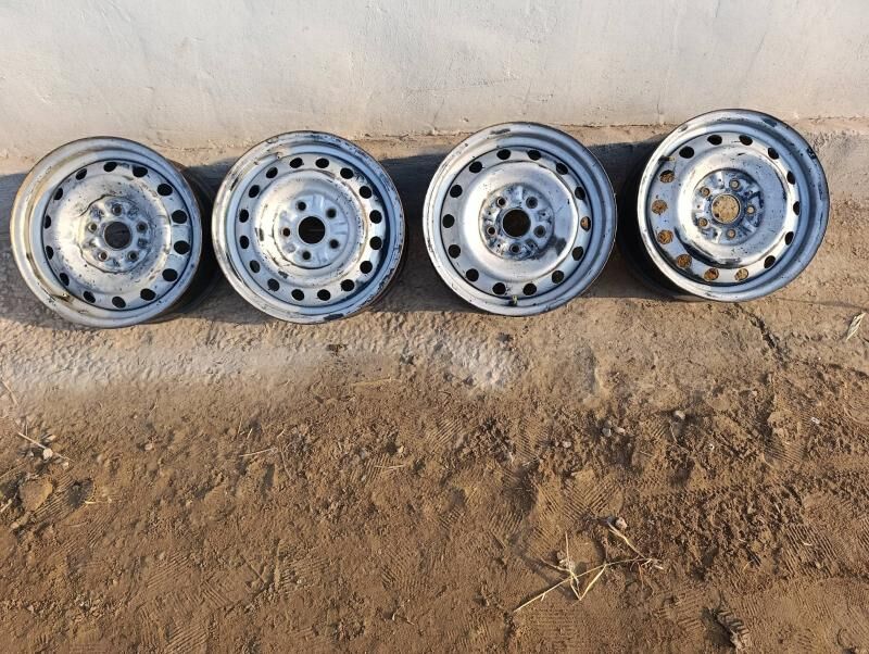 gara disga 15 1 300 TMT - Гурбансолтан Едже - img 2