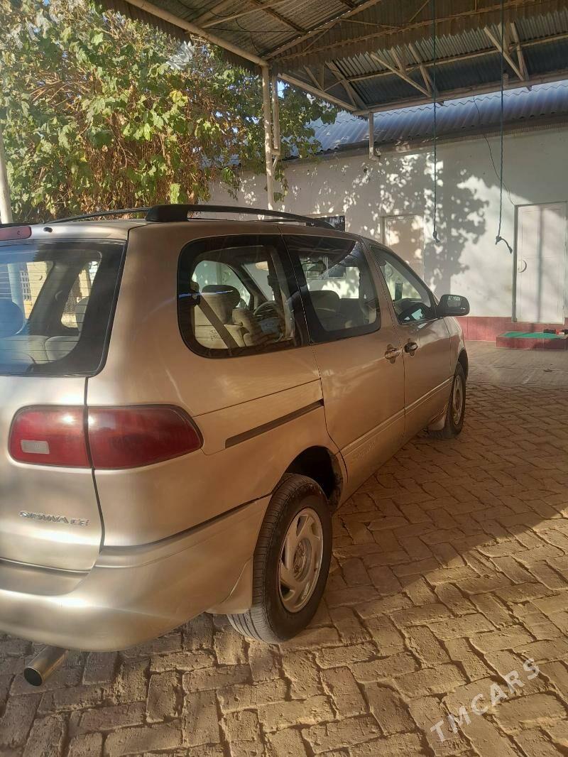 Toyota Sienna 2000 - 150 000 TMT - Тагтабазар - img 2