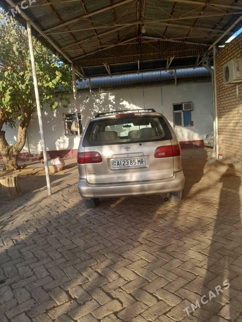 Toyota Sienna 2000 - 150 000 TMT - Тагтабазар - img 3