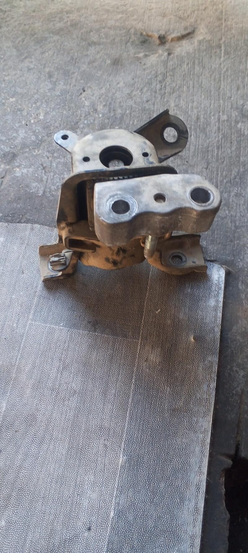 karolla paduska yokarky 450 TMT - 30 mkr - img 1