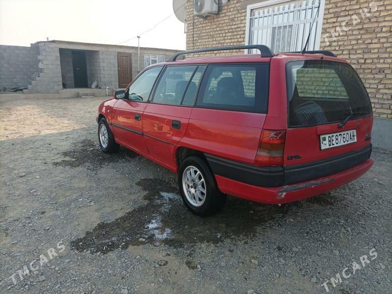 Opel Astra 1996 - 47 000 TMT - Бахарден - img 4