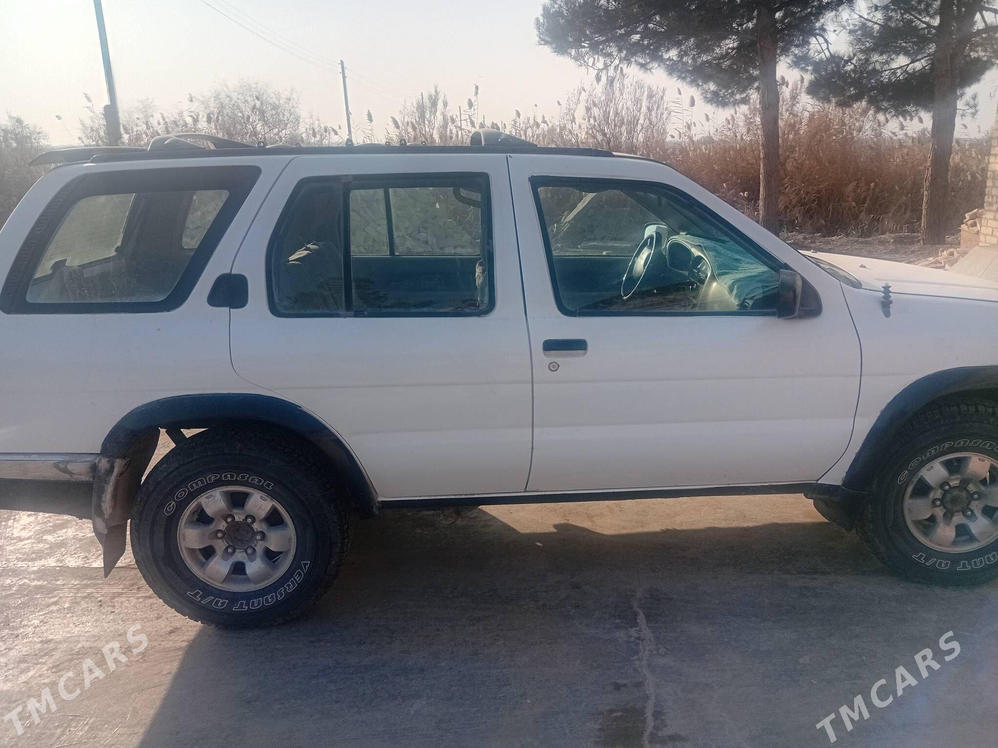 Nissan Pathfinder 1997 - 100 000 TMT - Дянев - img 1