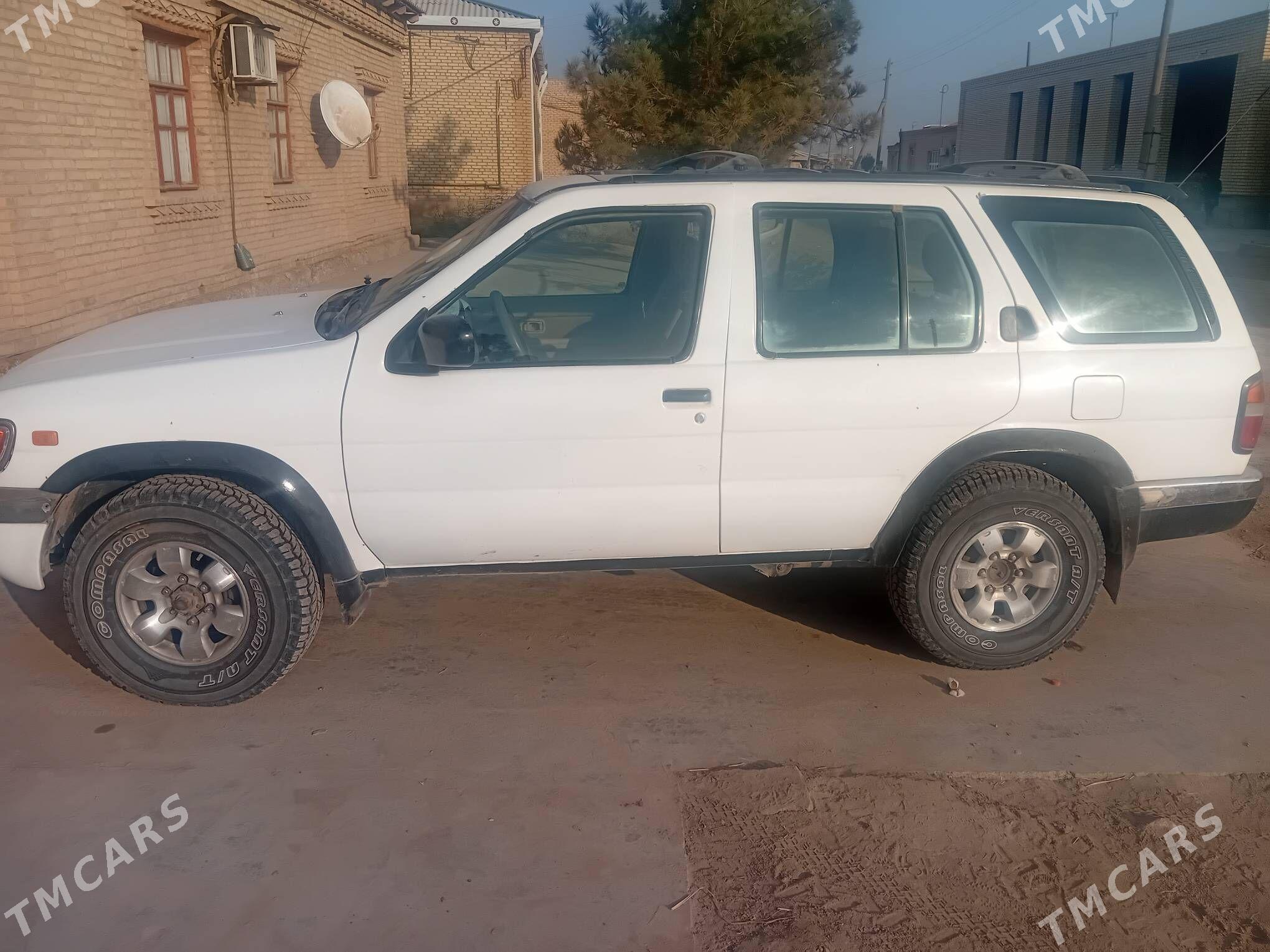 Nissan Pathfinder 1997 - 100 000 TMT - Дянев - img 3