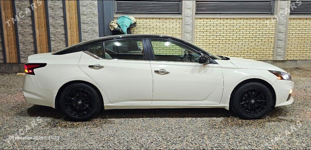 Nissan Altima 2020 - 200 000 TMT - Мары - img 4