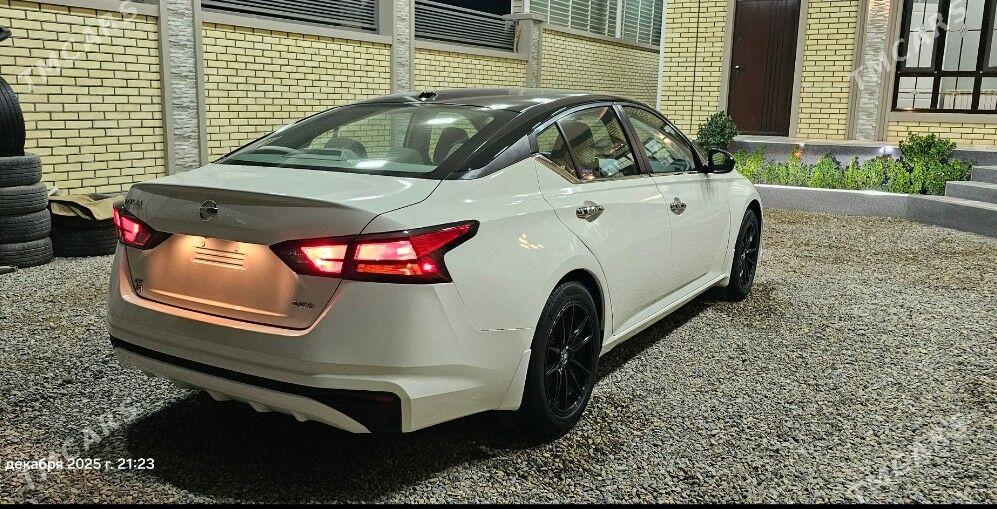 Nissan Altima 2020 - 200 000 TMT - Мары - img 7