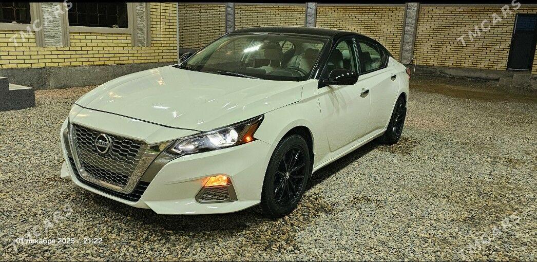 Nissan Altima 2020 - 200 000 TMT - Мары - img 2
