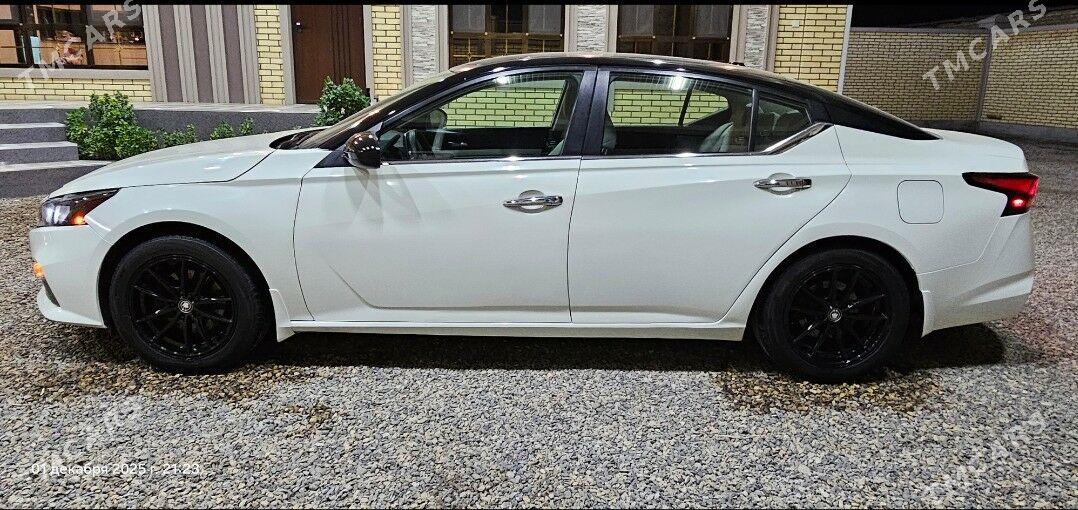 Nissan Altima 2020 - 200 000 TMT - Мары - img 5