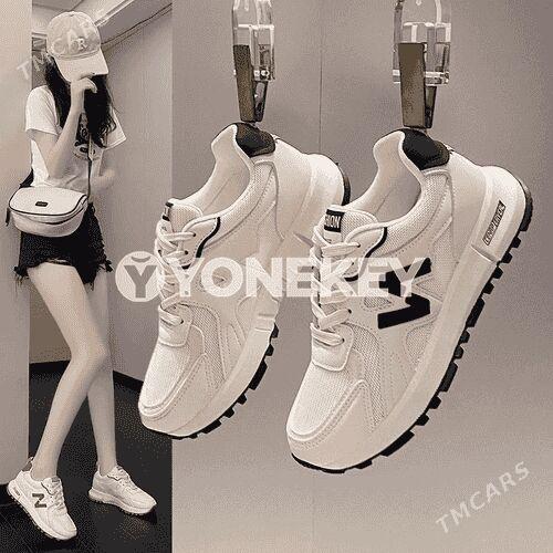 Gyzlar üçin  sport aýakgaplar - Мары - img 3