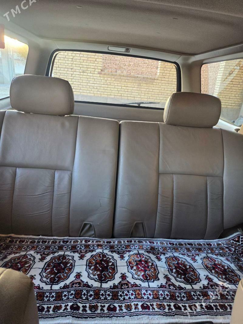 Toyota 4Runner 2002 - 180 000 TMT - Kaka - img 9