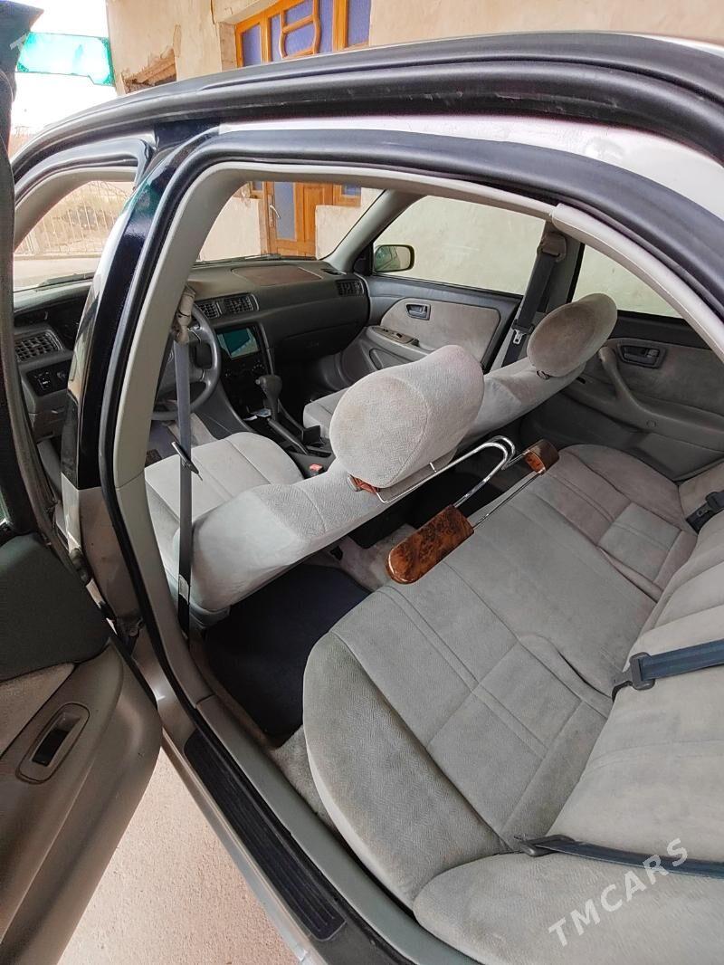 Toyota Camry 2001 - 170 000 TMT - Гурбансолтан Едже - img 1