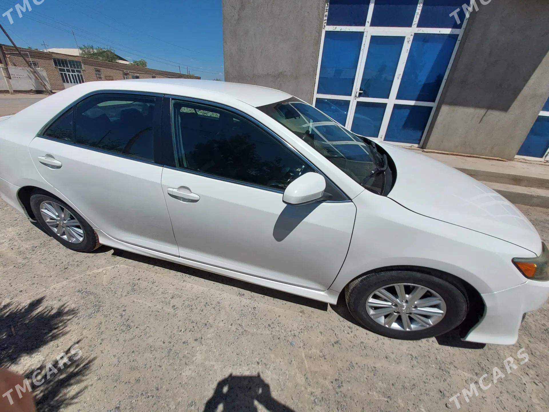 Toyota Camry 2013 - 220 000 TMT - Кёнеургенч - img 3