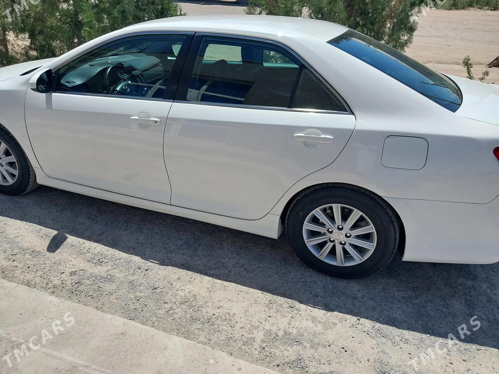 Toyota Camry 2013 - 220 000 TMT - Кёнеургенч - img 4