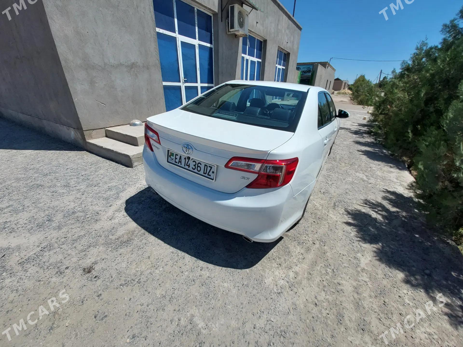 Toyota Camry 2013 - 220 000 TMT - Кёнеургенч - img 2