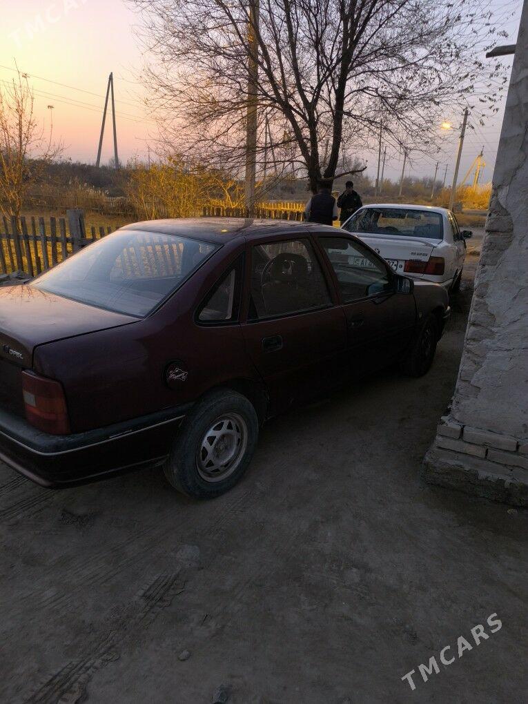 Opel Vectra 1990 - 30 000 TMT - Дашогуз - img 2