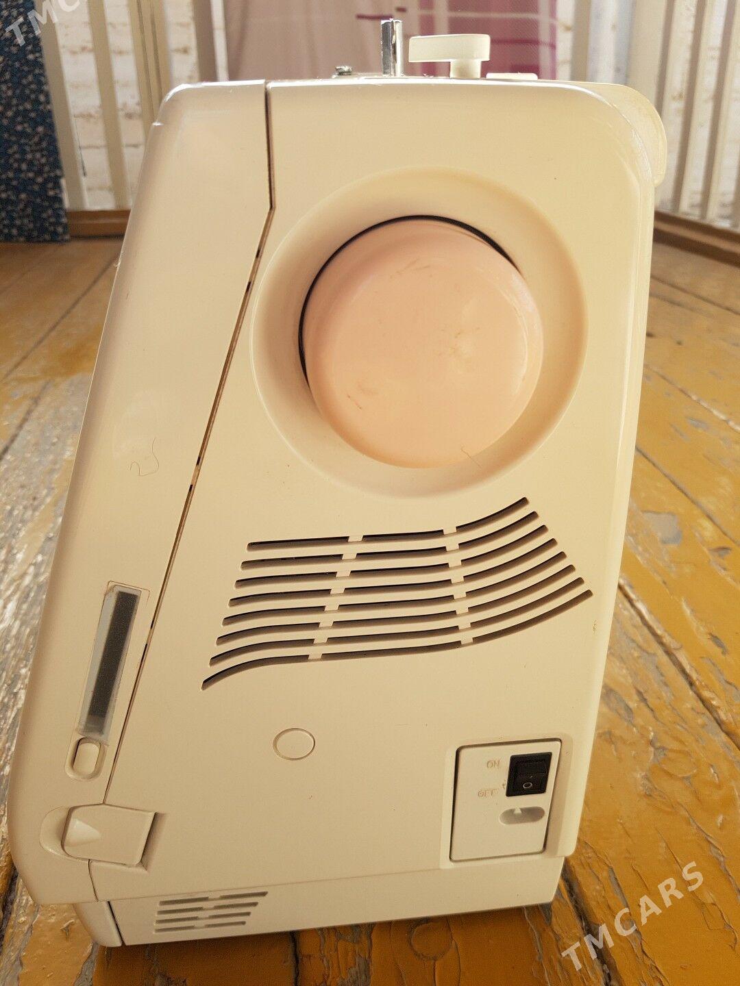 Bir iññeli  yaka  maşynka. - Türkmenabat - img 3