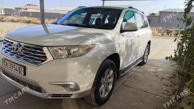Toyota Highlander 2012 - 380 000 TMT - Дашогуз - img 4