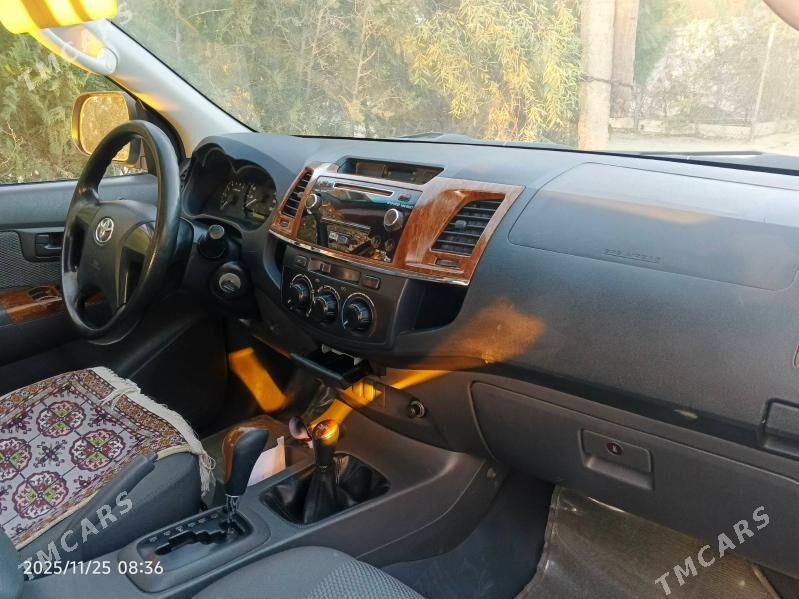 Toyota Hilux 2014 - 398 000 TMT - Balkanabat - img 8
