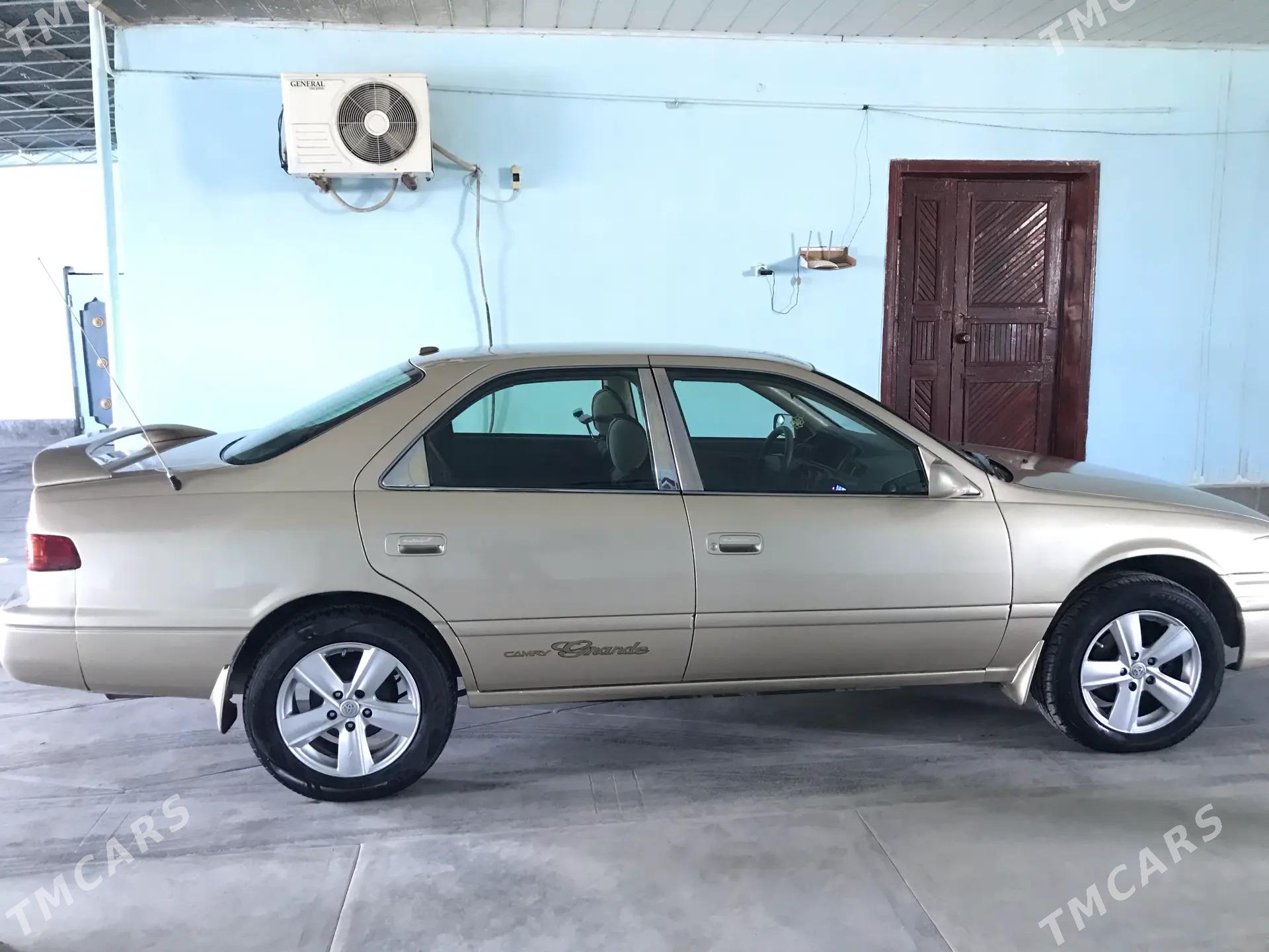 Toyota Camry 2000 - 150 000 TMT - Фарап - img 3