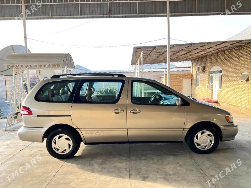 Toyota Sienna 2002 - 150 000 TMT - Сакарчага - img 2