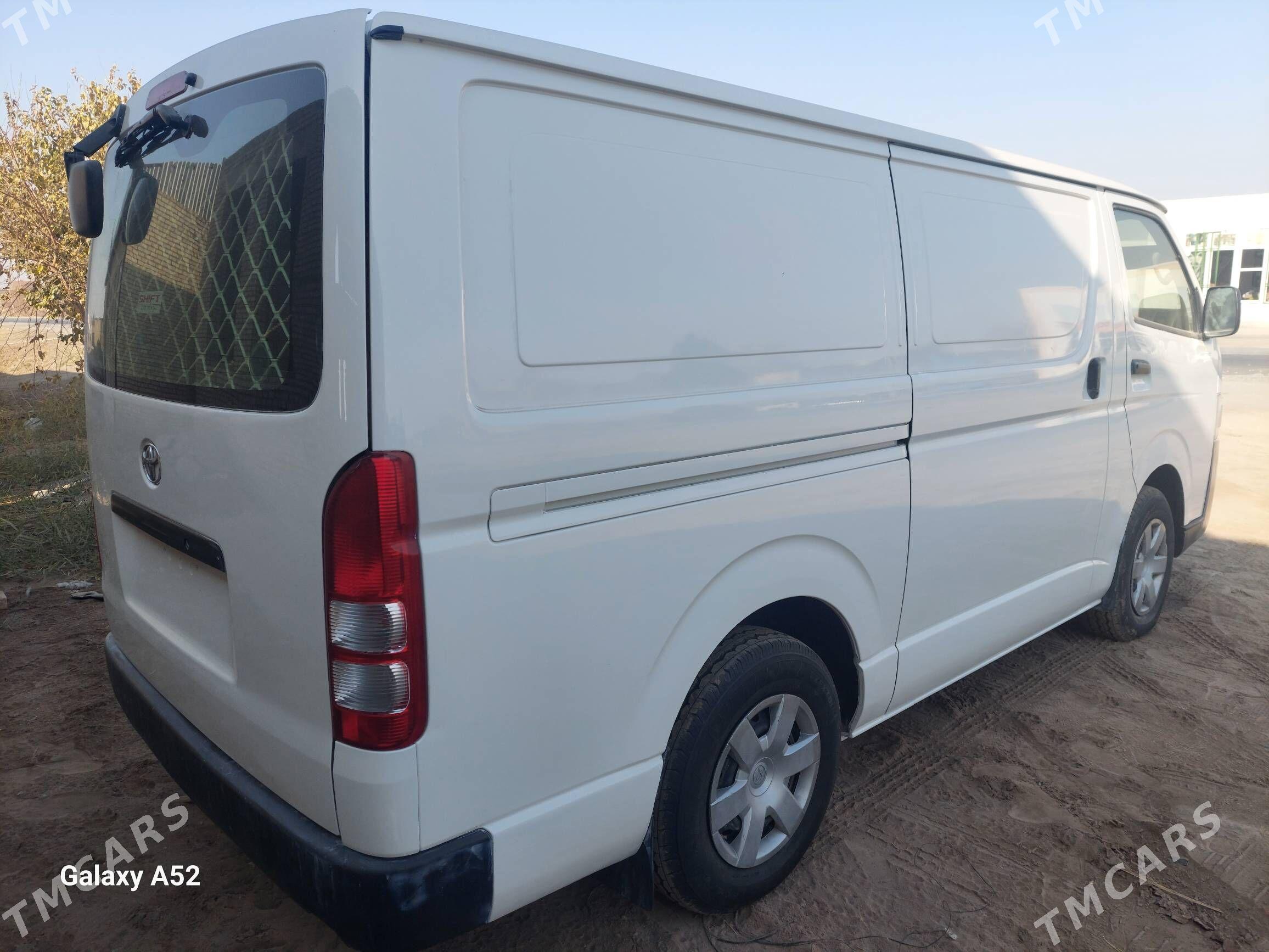 Toyota Hiace 2021 - 440 000 TMT - Dänew - img 4