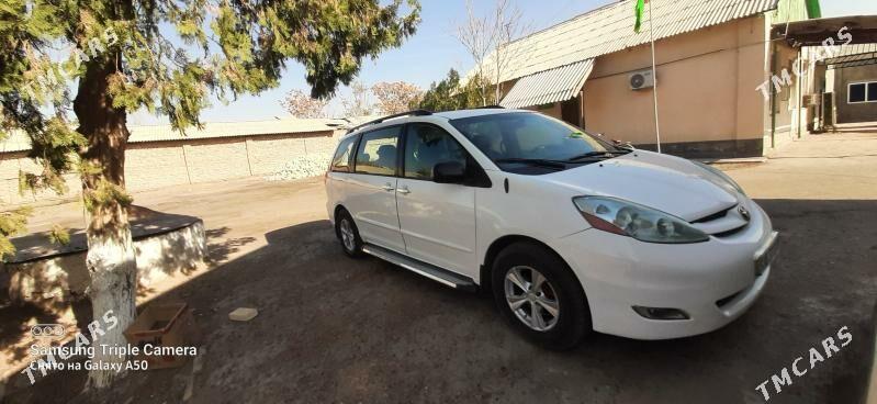 Toyota Sienna 2006 - 220 000 TMT - Dänew - img 3