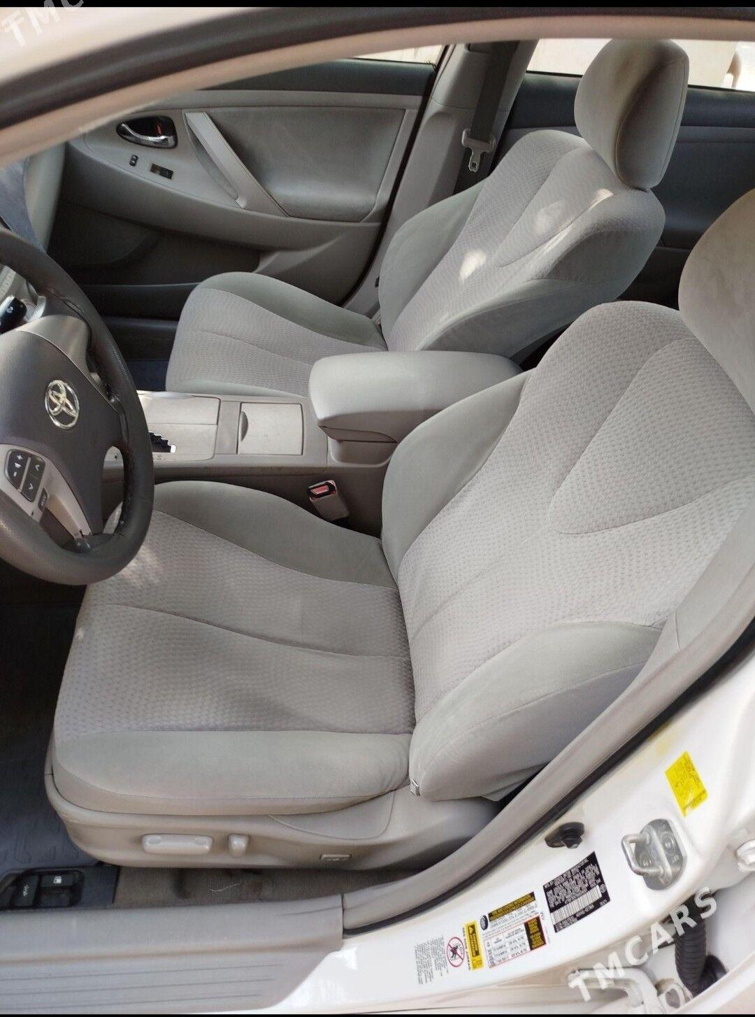 Toyota Camry 2010 - 200 000 TMT - Мары - img 8