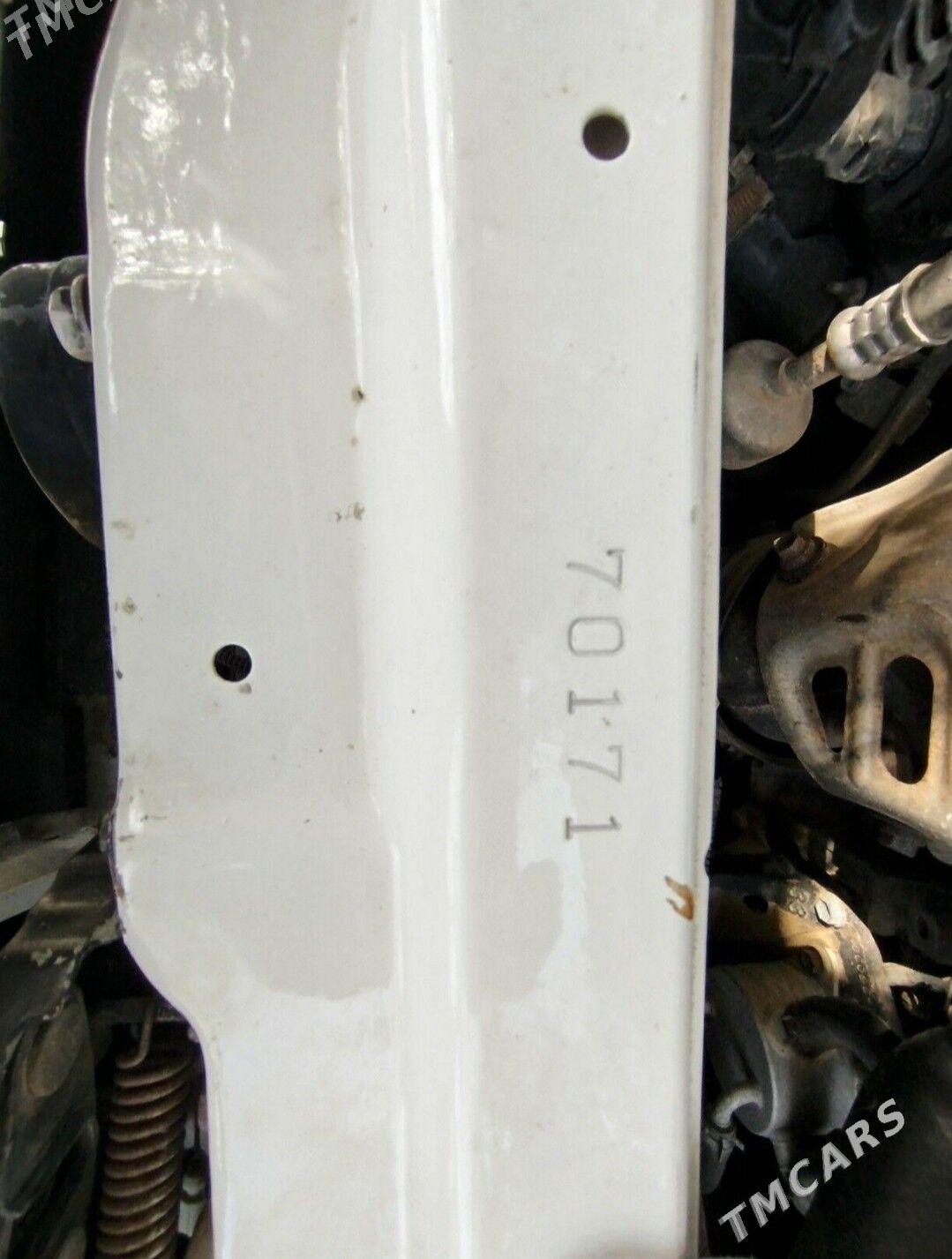 Toyota Camry 2010 - 200 000 TMT - Мары - img 3